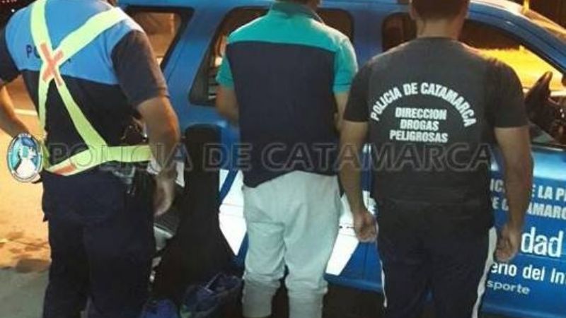 Viajaba en colectivo y le descubrieron que llevaba droga