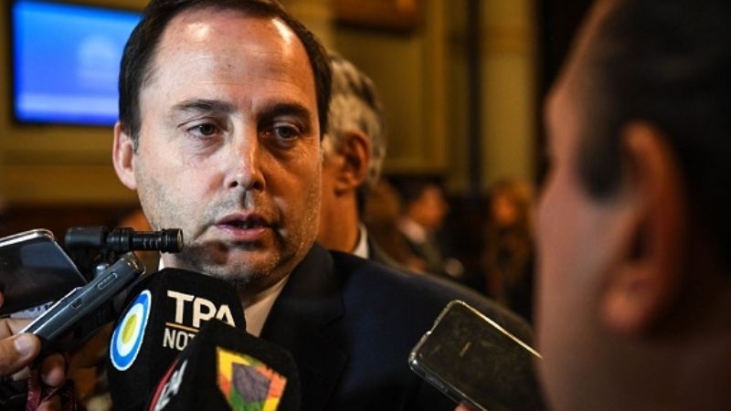 Mera asumió la presidencia de la comisión de Asuntos Constitucionales