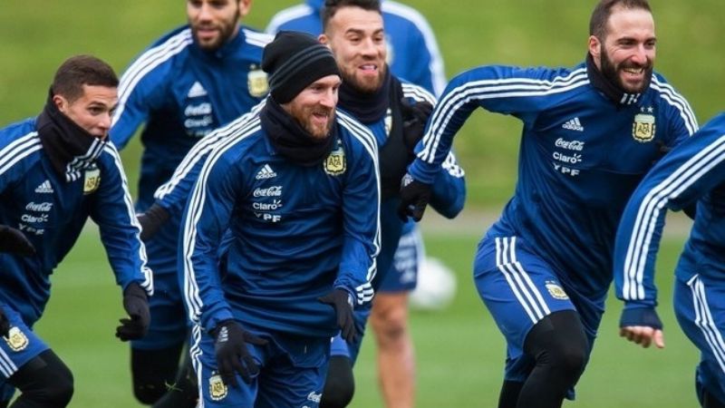 Sampaoli sigue con dudas para armar el equipo ante Italia