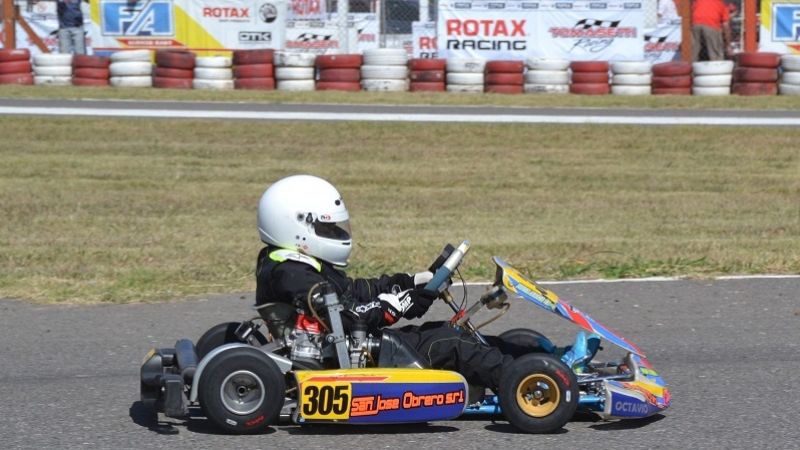 “Nacho” Arce en Colonia Caroya por el Karting Nacional
