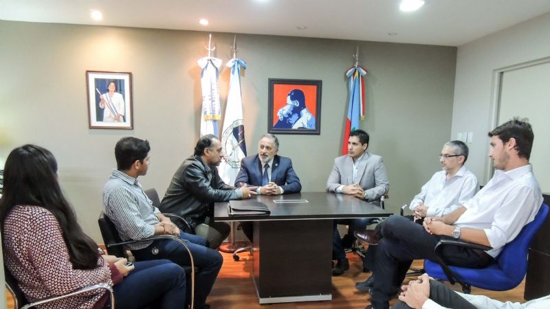 Felipe Vallese visitó el Senado y recordó a su padre