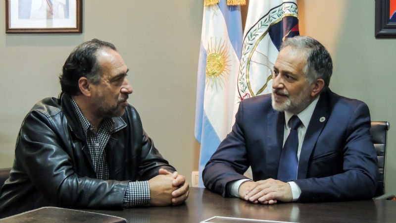 Felipe Vallese visitó el Senado y recordó a su padre