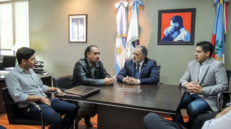 Felipe Vallese visitó el Senado y recordó a su padre