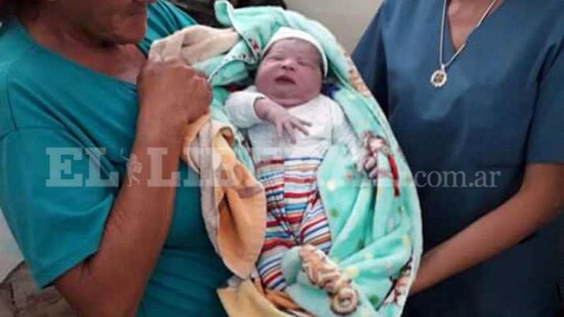 Nació un súper bebé de 5 kilos