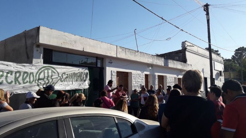 Continúa el reclamo por aumento salarial