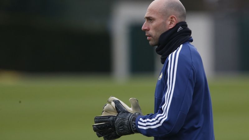 Caballero y Bustos serán titulares ante los italianos