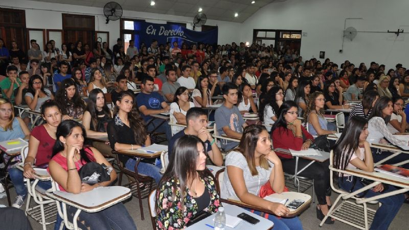 Derecho dio la bienvenida a más de 500 nuevos estudiantes