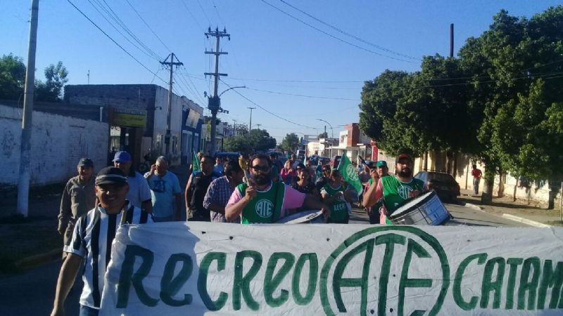 Municipales de Recreo cortan la ruta 157