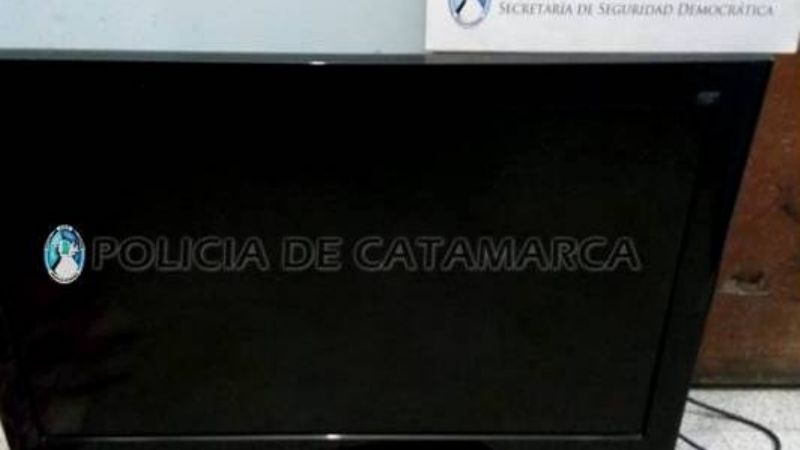 Secuestran un LCD y detienen a dos personas