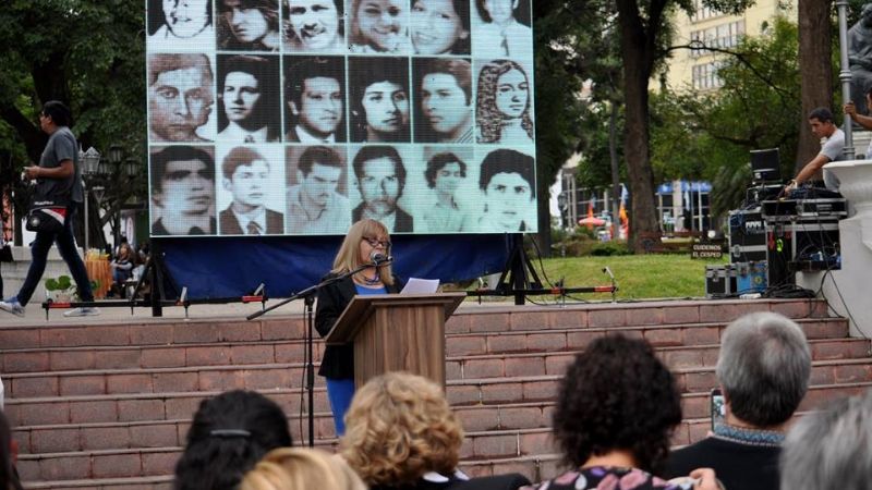 Acto por el Día de la Memoria en la Plaza 25 de Mayo