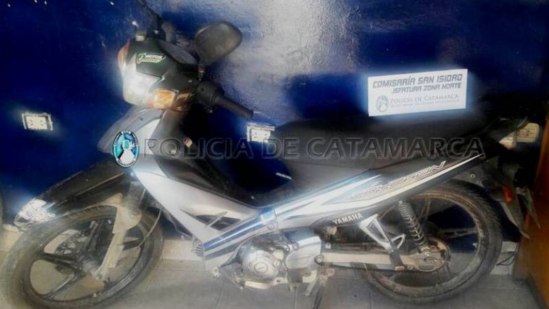 Secuestran una moto abandonada en un descampado