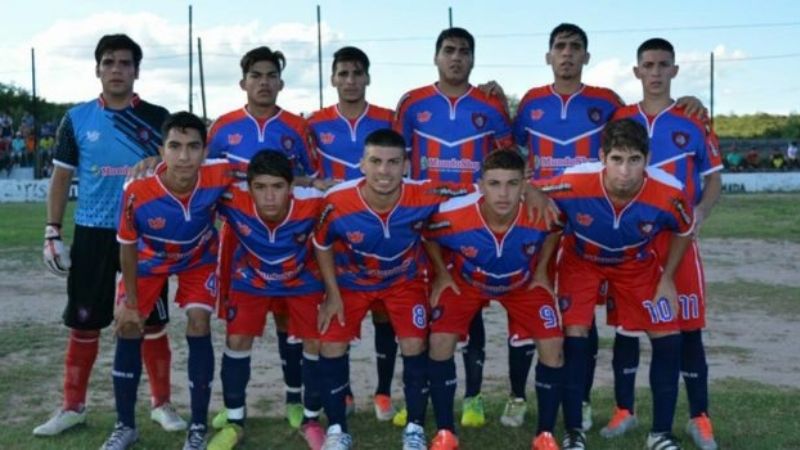 Peñarol (B)-San Lorenzo (P) y San Martín (R)-Pirquitas (FME) a “semis”