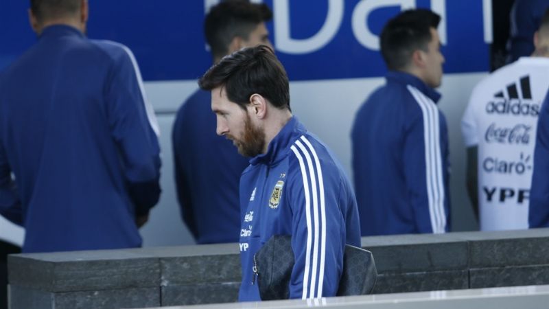 Messi volvió a sentir molestias y es duda ante España