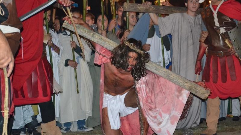 Lugares y horarios para ver Via Crucis en la ciudad