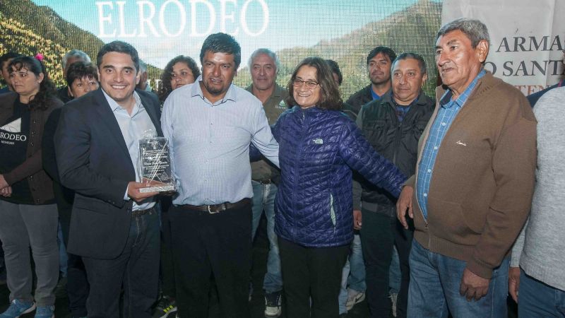 Lucía inauguró una obra que embellece El Rodeo