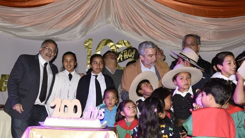 Emotivo acto por el Centenario de la Escuela de Los Nacimientos