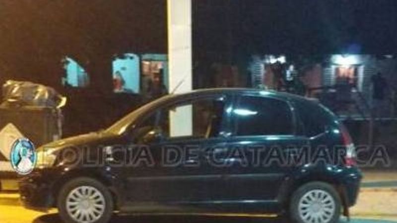 Un hombre viajaba con un adolescente y no quiso identificarse