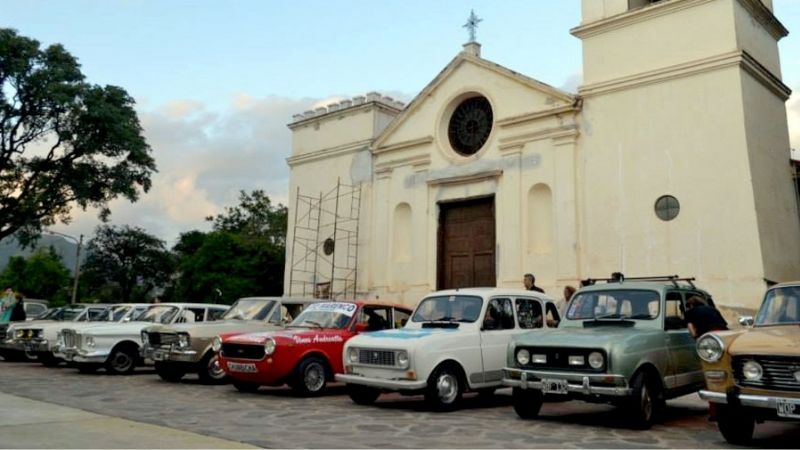 Como en todas las Pascuas, los Autos de Época visitan las Siete Capillas