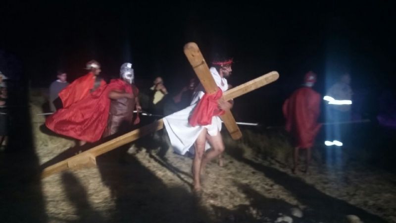 Emotivo Vía Crucis con 38 años de tradición en Banda de Varela