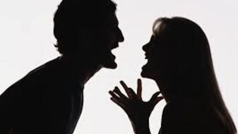 Tres hombres y una mujer aprehendidos por violencia de género