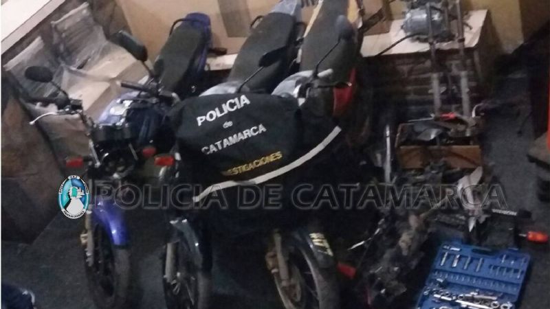 Recuperan motos y elementos robados