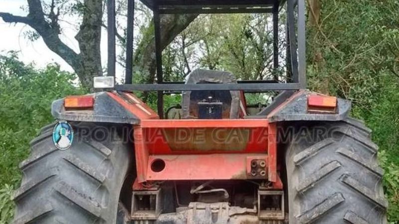 Recuperan un tractor robado en Santa Rosa y arrestan a un sereno