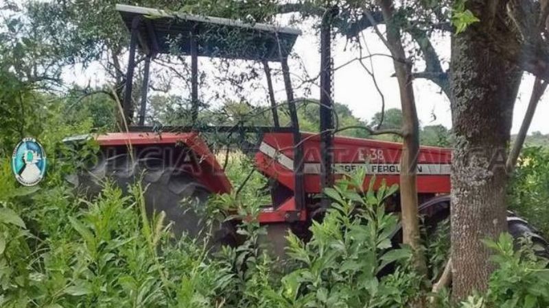 Recuperan un tractor robado en Santa Rosa y arrestan a un sereno