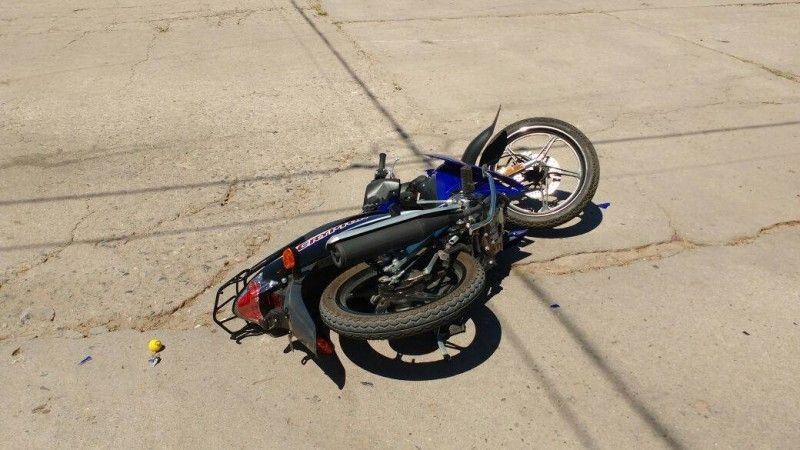 Tres menores y una mujer heridos tras accidentes motociclísticos