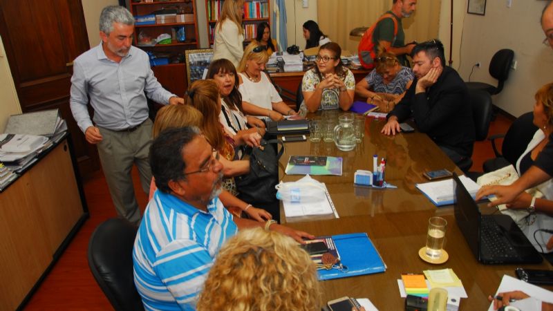 El Gobierno subió la apuesta y espera respuesta de los gremios