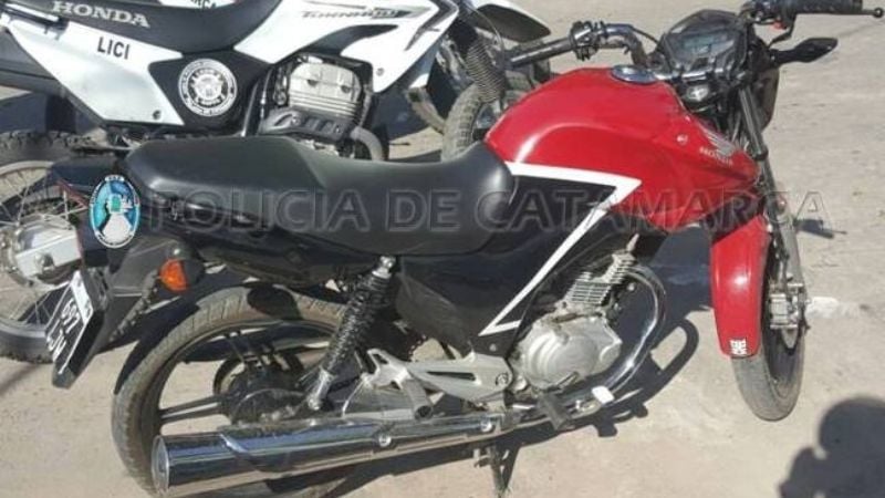 Tras una ardua persecución, recuperan una moto robada