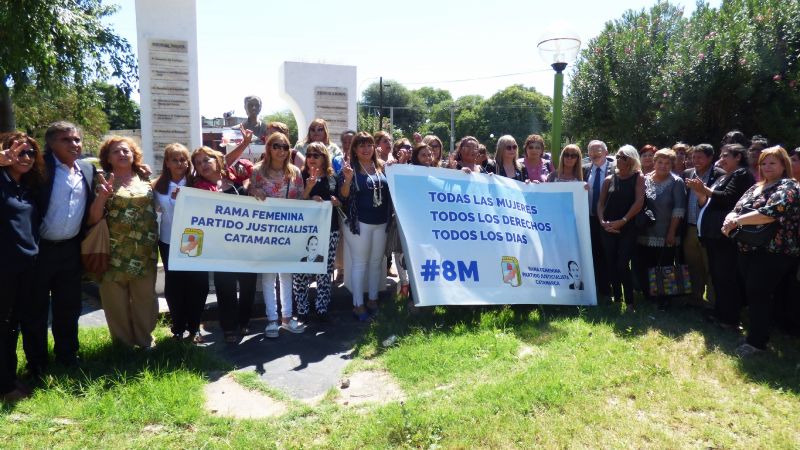 Senadores participaron del acto de las Mujeres del PJ