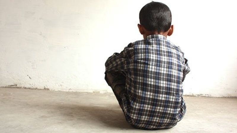 Policías rescataron a un niño tras escuchar su llanto desesperado