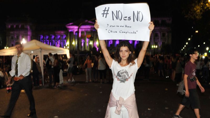 Día de la Mujer: El "No es No" de las hermanas Rivero