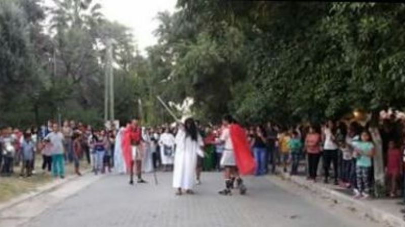 Conmovedoras escenificaciones del Vía Crucis en distintas comunidades