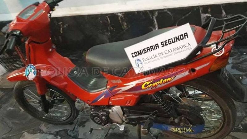Motociclista descontrolado quiso escapar dos veces de los policías
