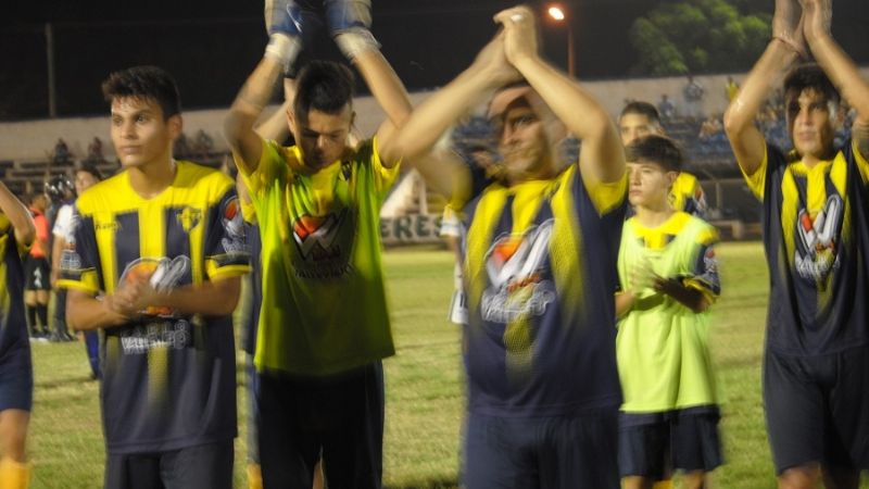 Chacarita y Social Rojas llegaron a la cima en la Superliga
