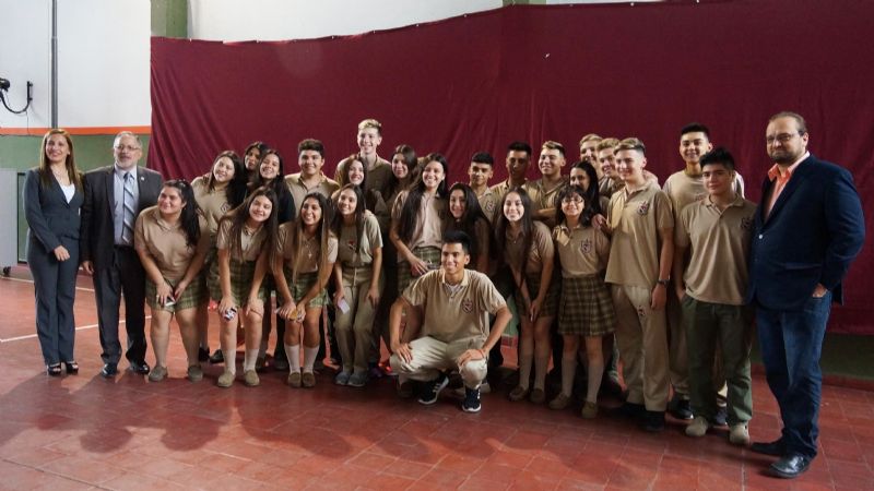 Solá Jais visitó el Planetario móvil