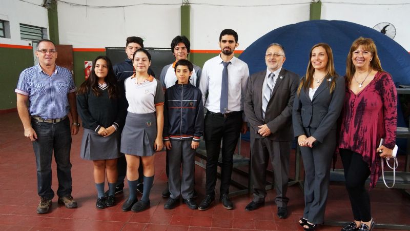 Solá Jais visitó el Planetario móvil