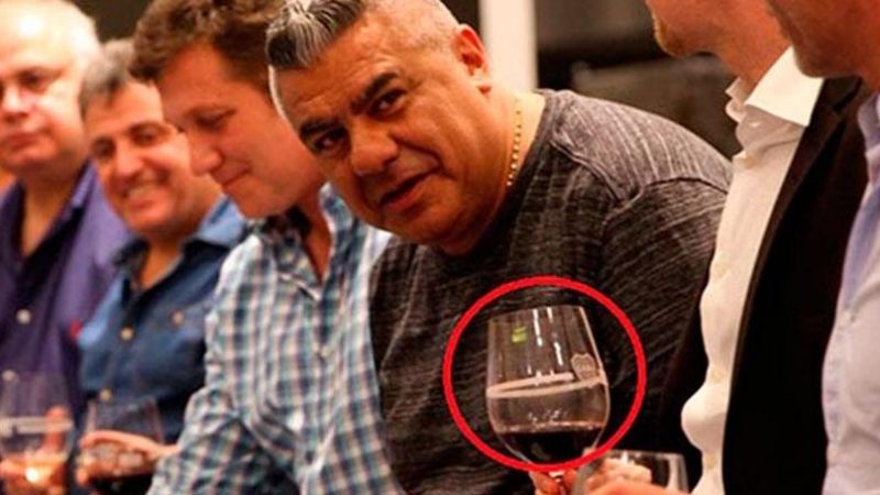 Catamarqueña en la foto borrada de “Chiqui” Tapia