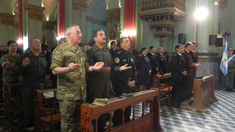 Las fuerzas de Seguridad tributaron honores a la Virgen del Valle