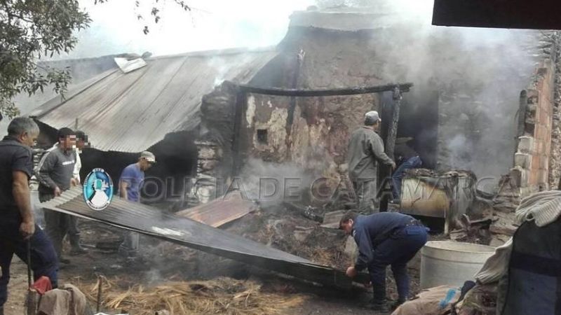 Voraz incendio consumió una vivienda en Ancasti