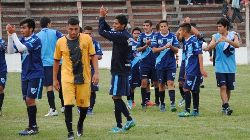 Triunfos y punta para el CAI (C), Salta y Ateneo