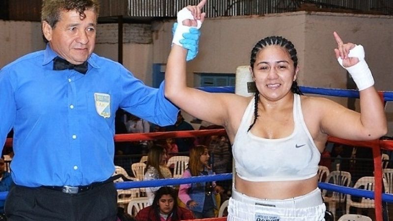 “La Pepé” Rasjido ganó por KOT en el 4to. round