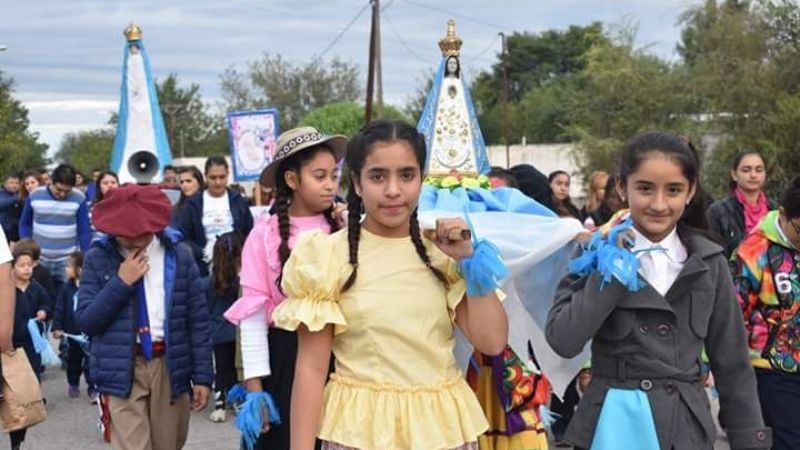 Los niños de Chumbicha honraron a la Virgen del Valle