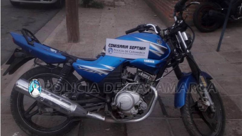 Encontró en su vivienda dos motos abandonadas
