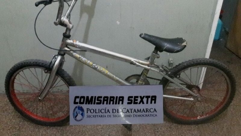 Joven entregó una bicicleta robada en la comisaría