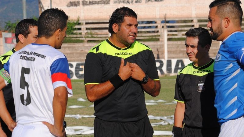 El “Santo” de Pomán fue como un “pez en el dique”