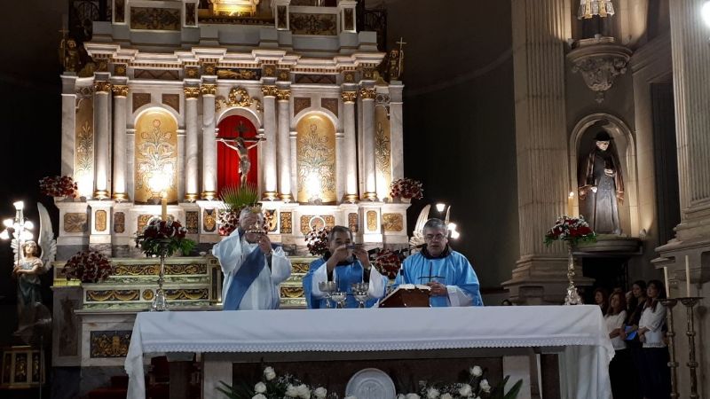 Once personas se consagraron en el homenaje de las comunidades religiosas