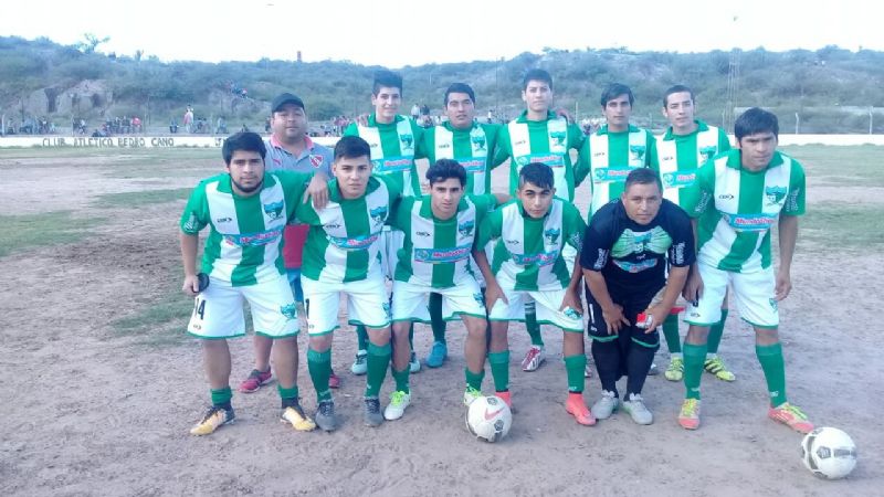Fútbol solidario y homenajes en Pedro Cano