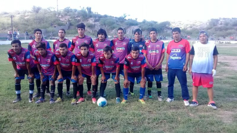 Fútbol solidario y homenajes en Pedro Cano